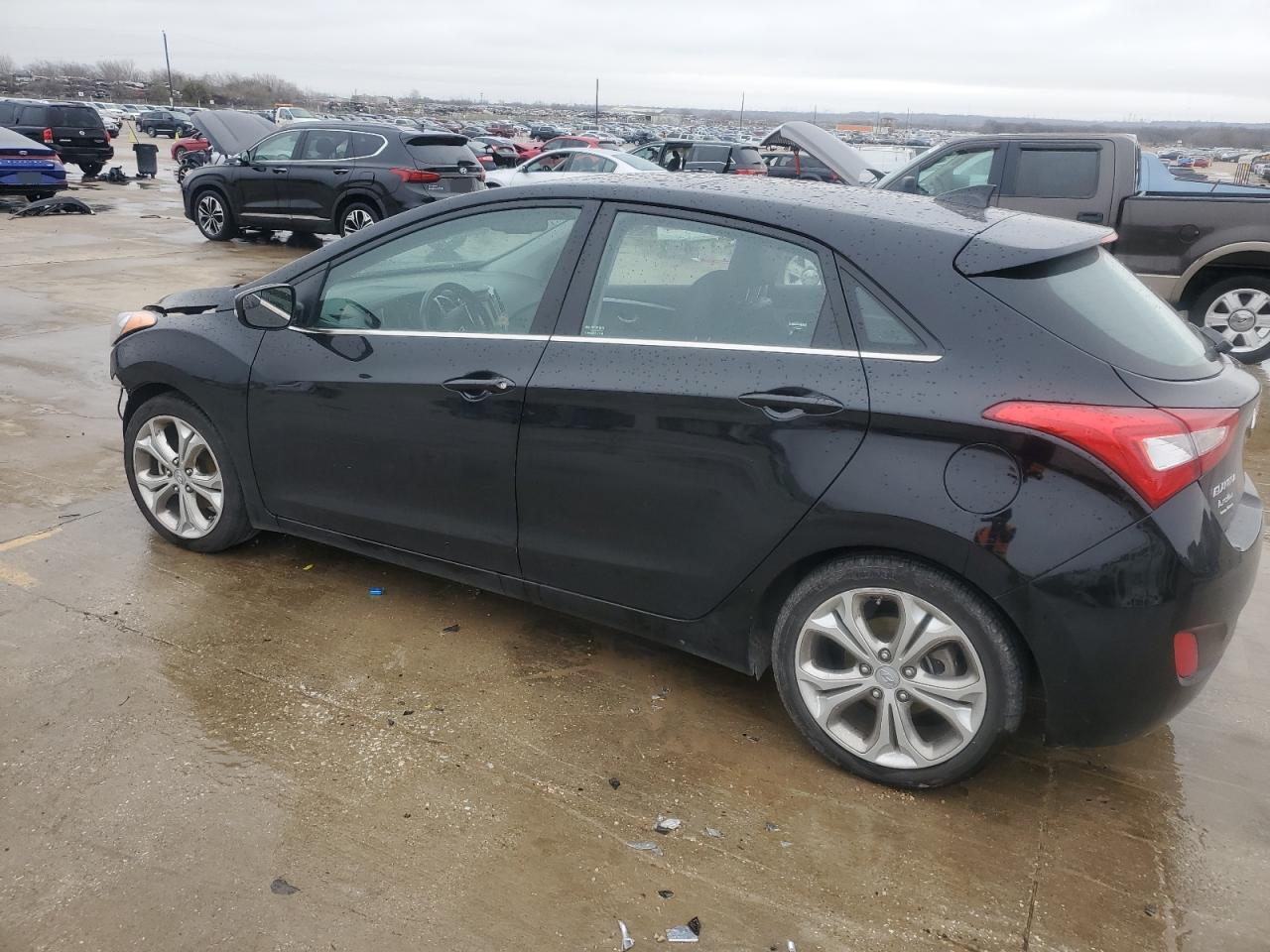 2014 Hyundai Elantra - Image 2