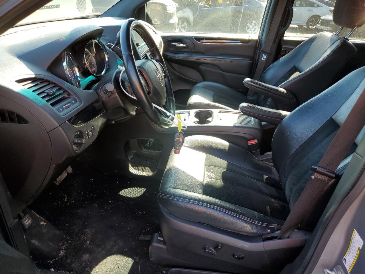 2017 Dodge Caravan - Image 7