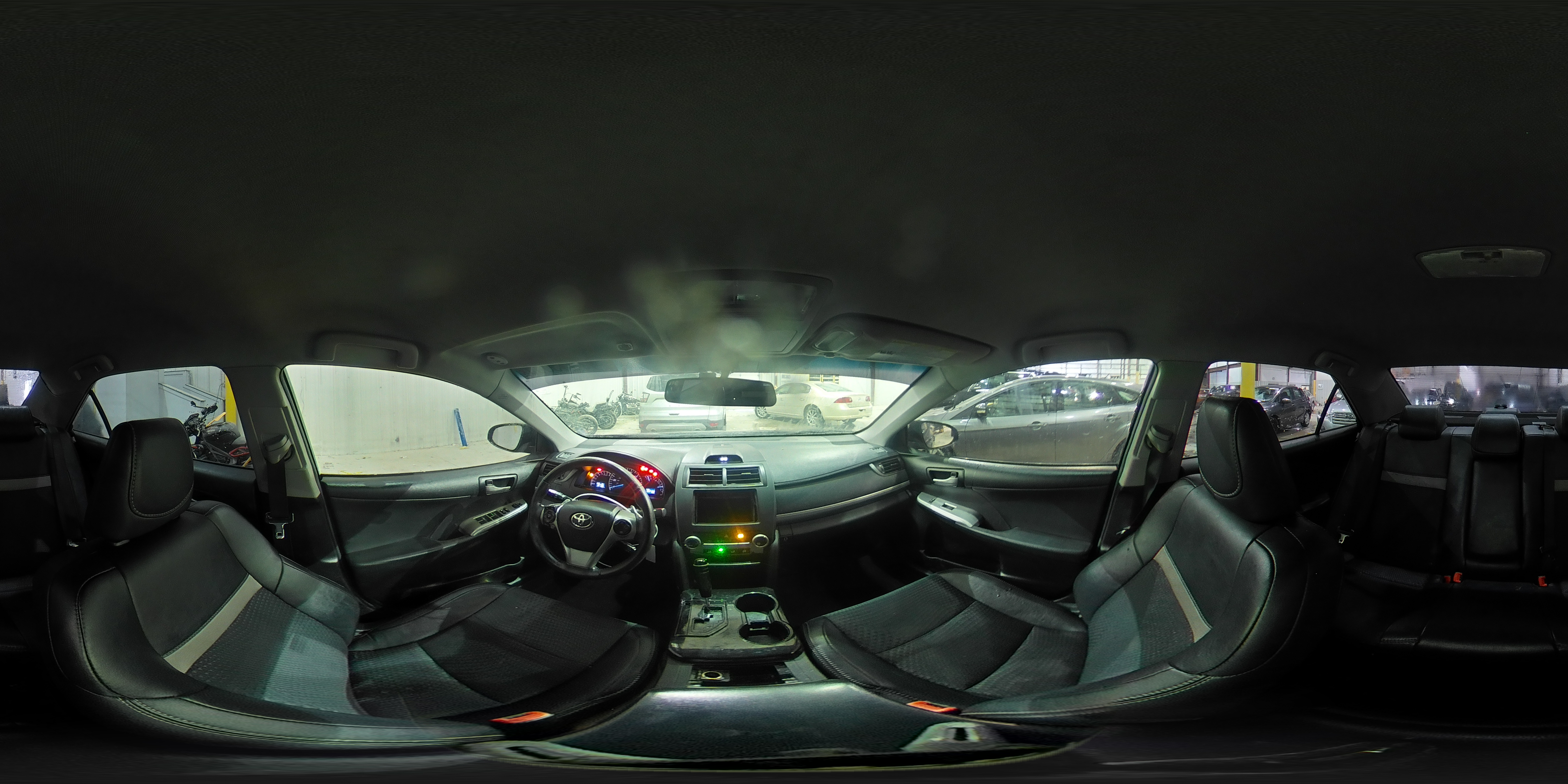 2014 Toyota Camry - Image 14