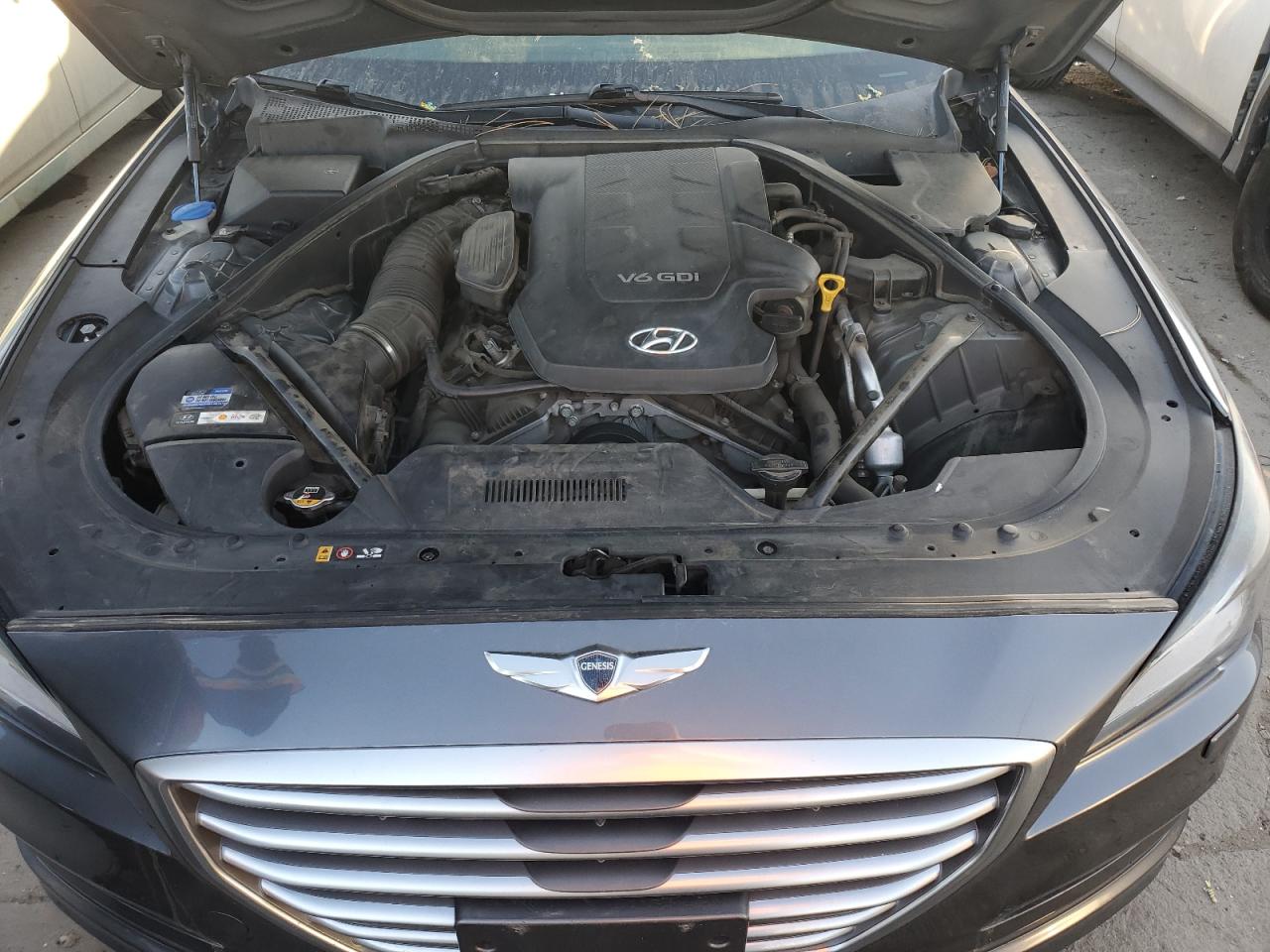 2015 Hyundai Genesis - Image 11