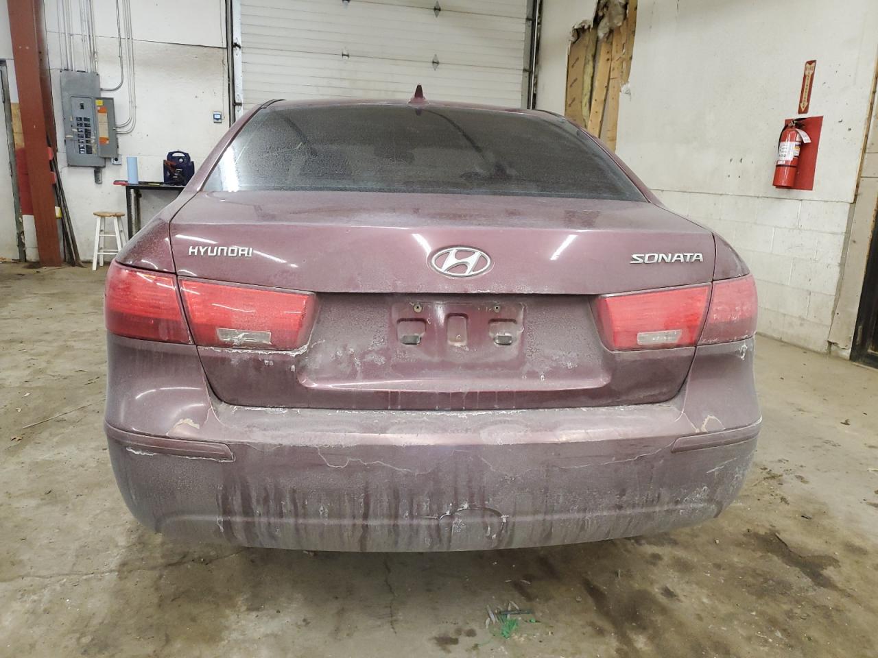 2010 Hyundai Sonata - Image 6