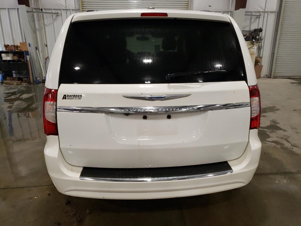 2012 Chrysler Town & Country - Image 6