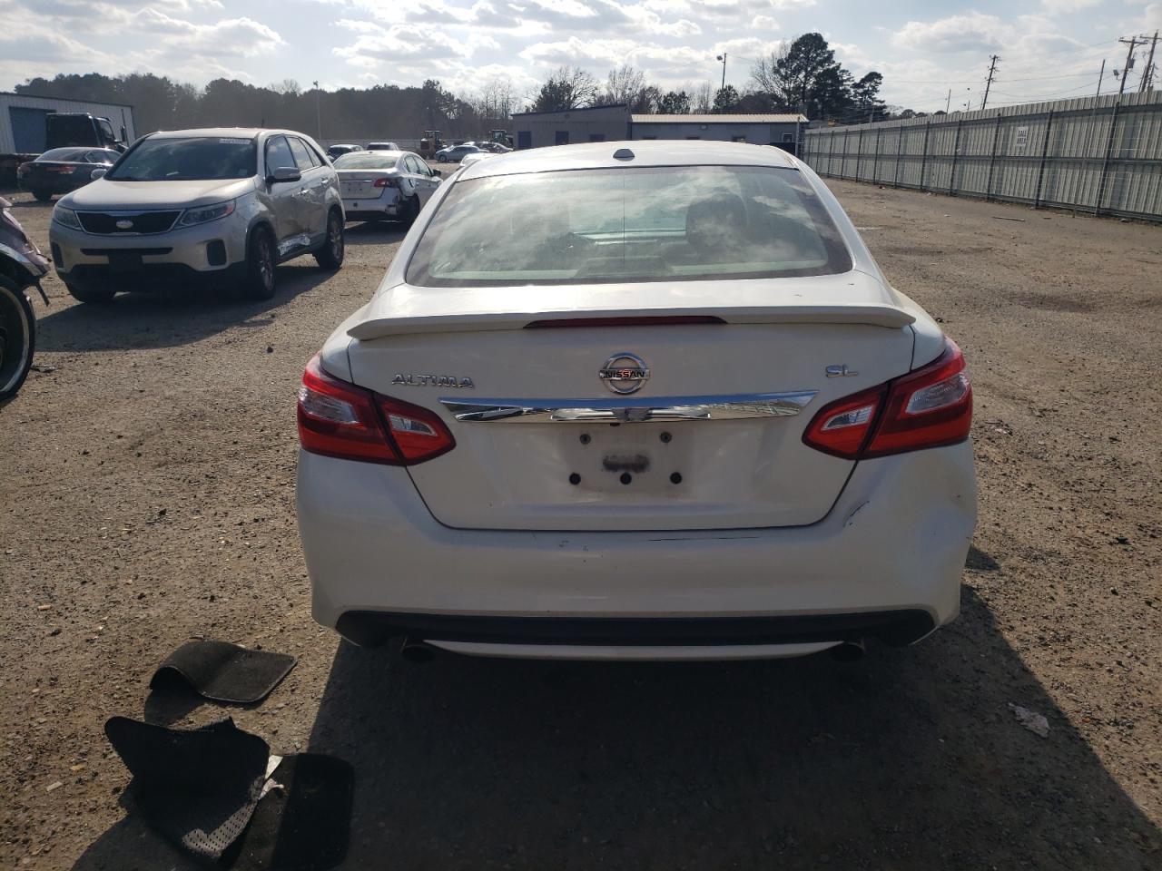 2017 Nissan Altima - Image 6