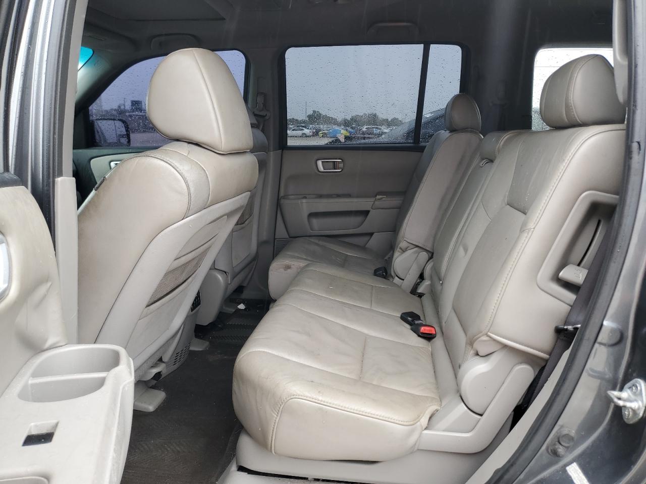 2010 Honda Pilot - Image 11