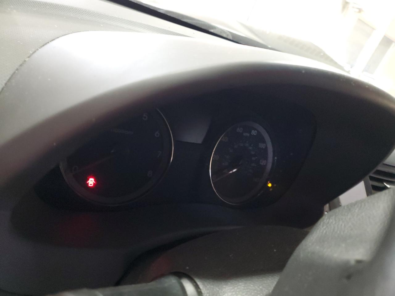 2013 Hyundai Accent - Image 9