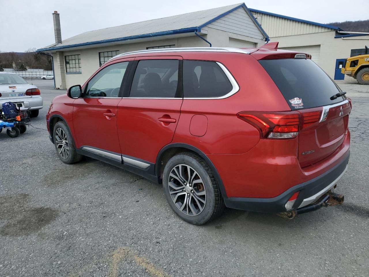 2017 Mitsubishi Outlander - Image 2