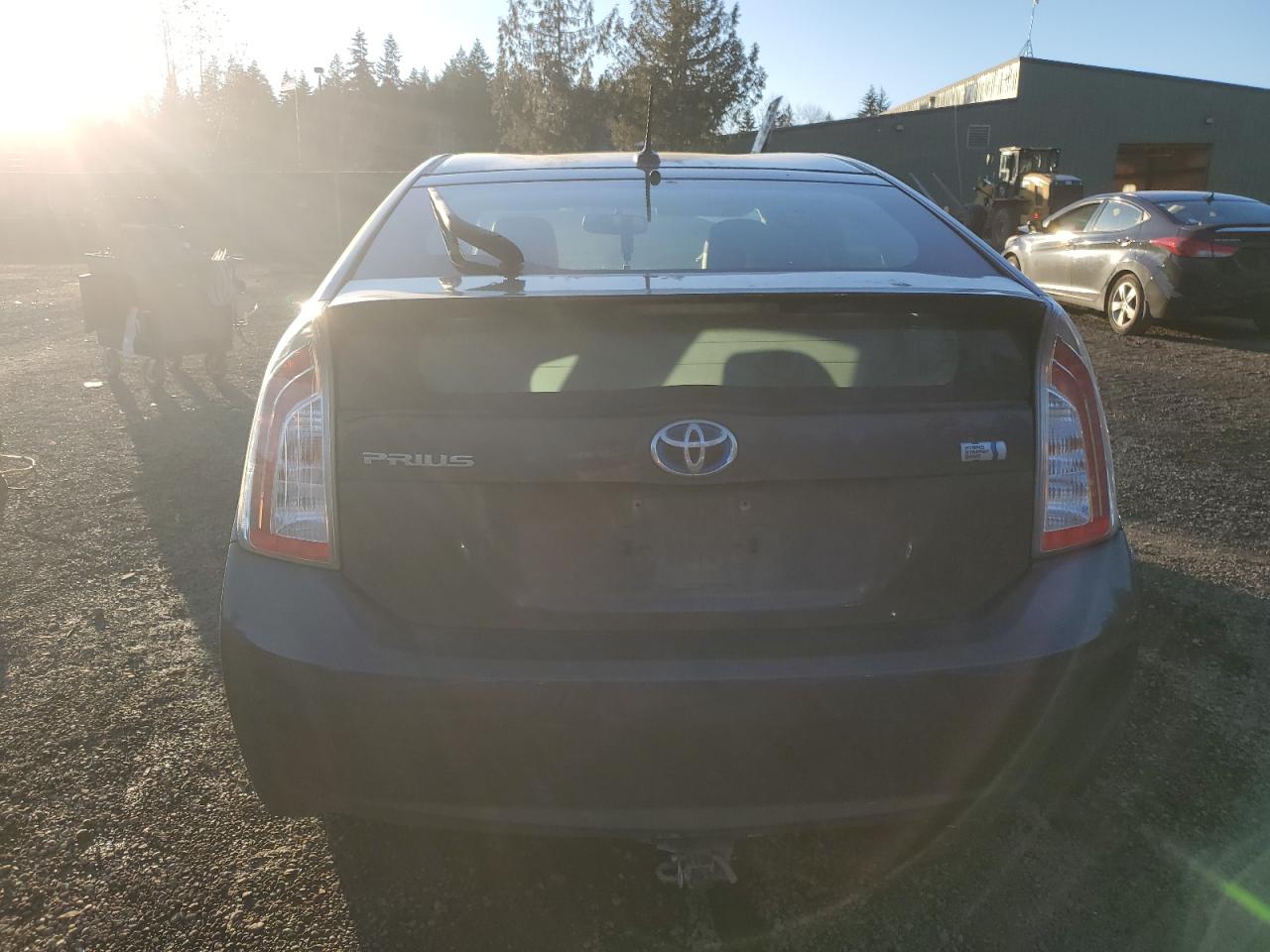 2014 Toyota Prius - Image 6