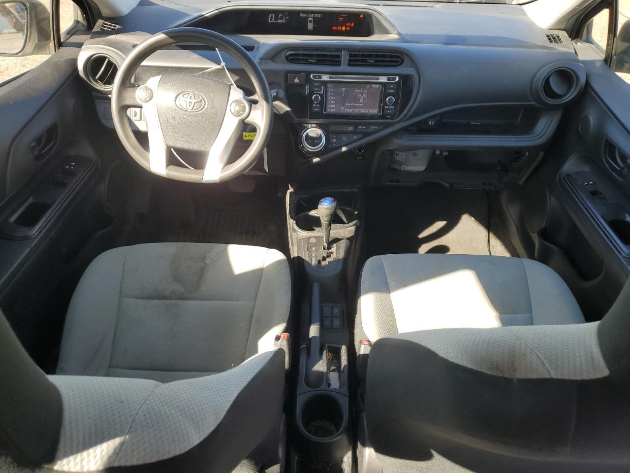 2016 Toyota Prius - Image 8