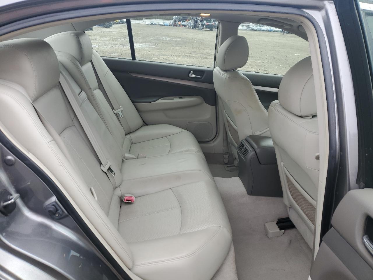 2011 Infiniti G - Image 10
