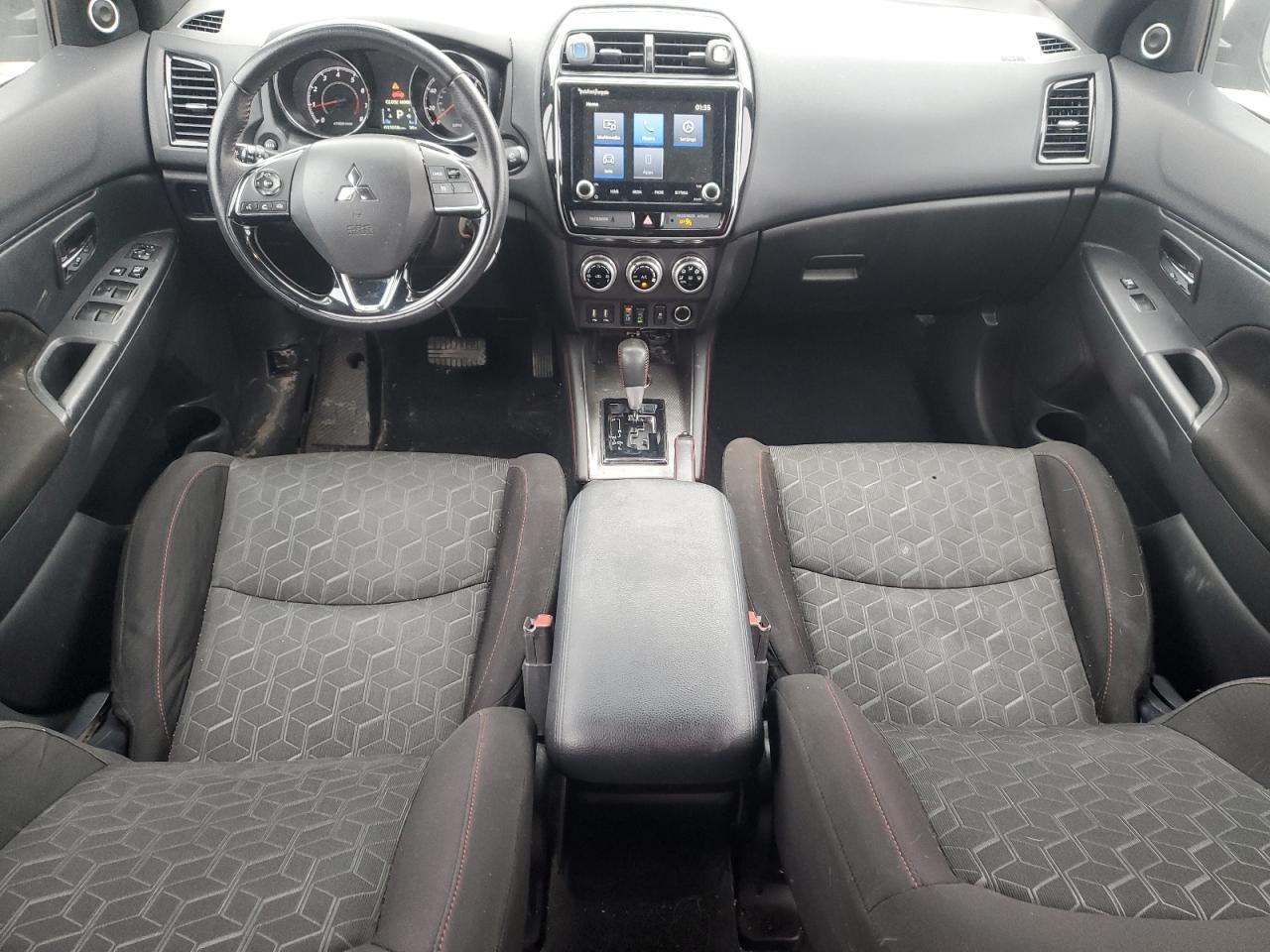2020 Mitsubishi Outlander - Image 8