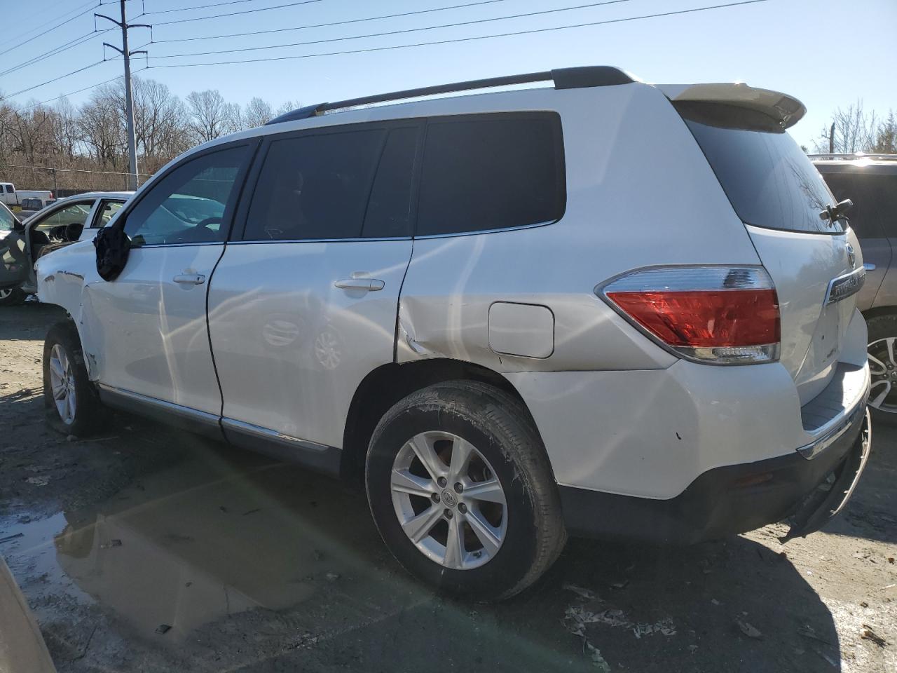 2013 Toyota Highlander - Image 2