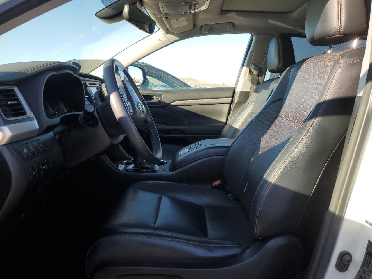 2017 Toyota Highlander - Image 7