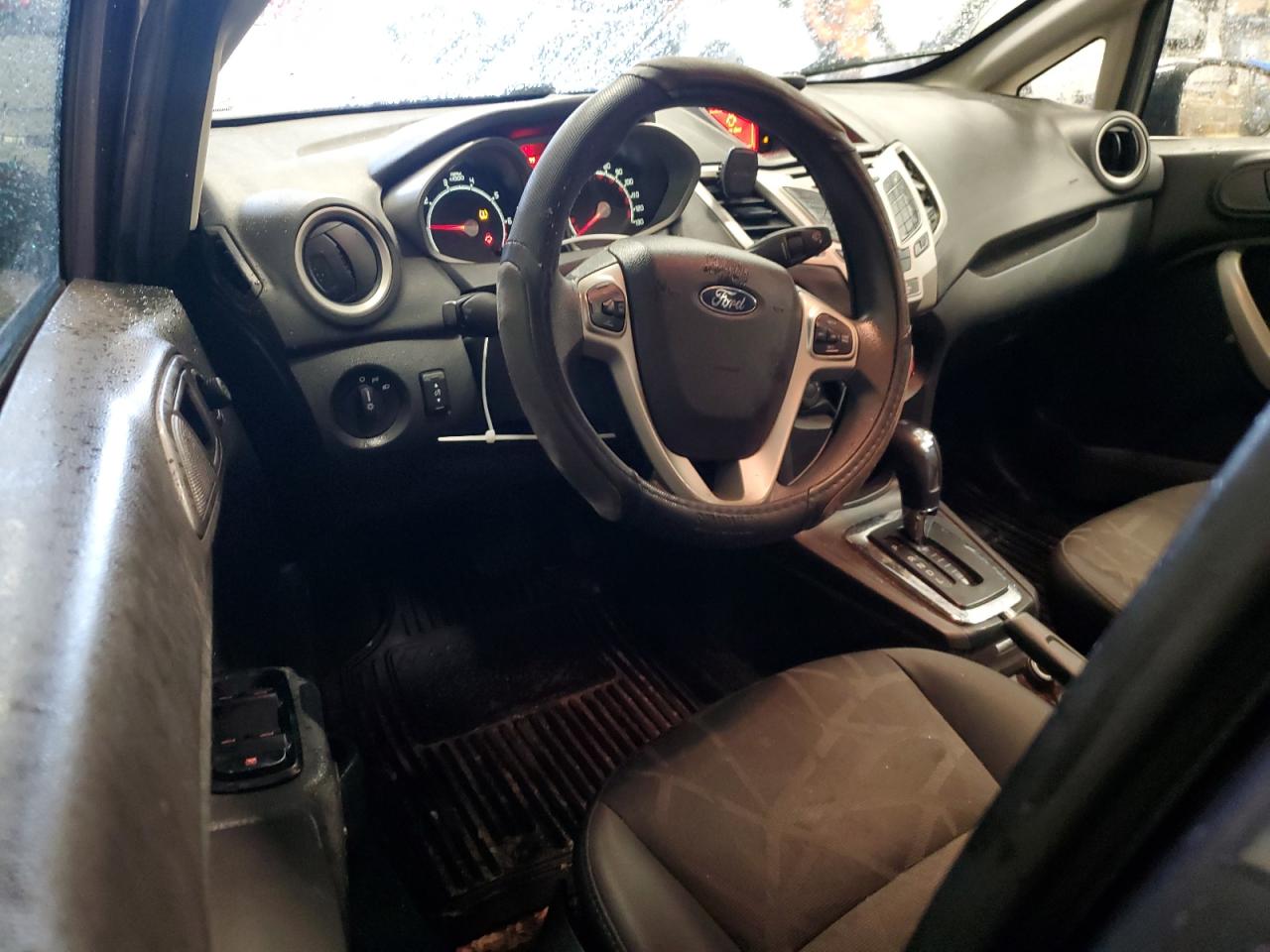 2013 Ford Fiesta - Image 8