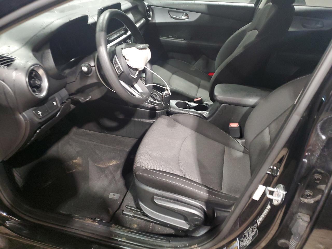 2023 Kia Forte - Image 7