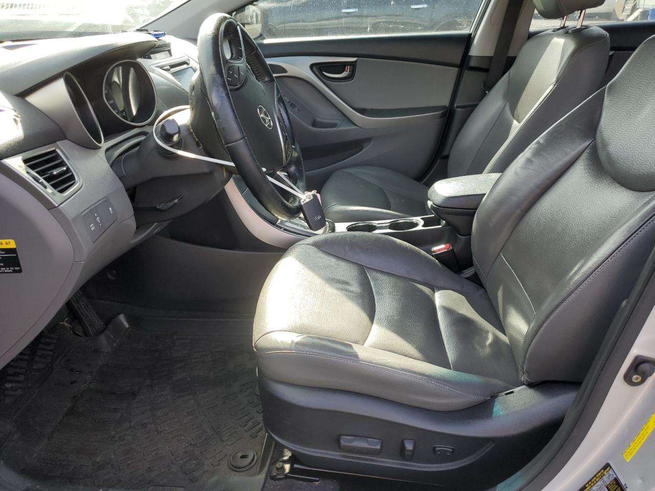 2013 Hyundai Elantra - Image 7