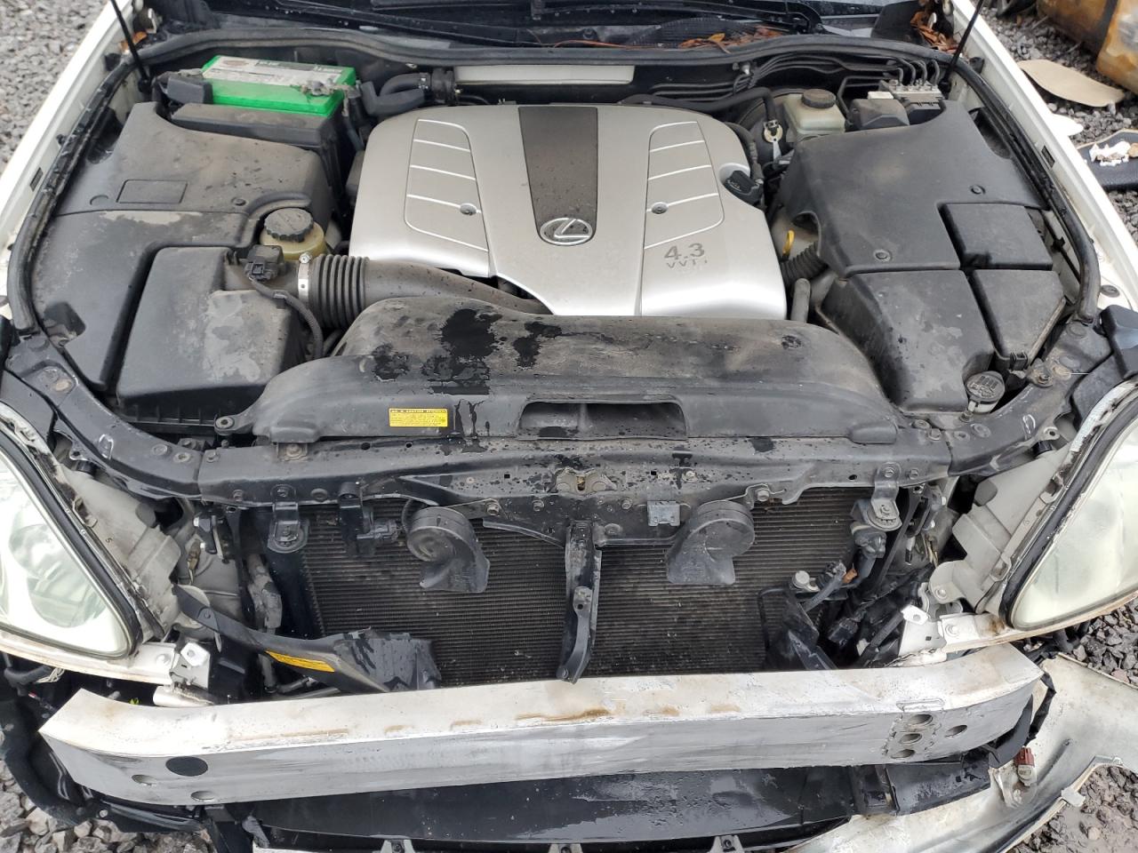 2004 Lexus LS - Image 11