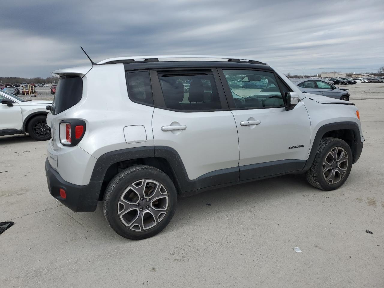 2017 Jeep Renegade - Image 3