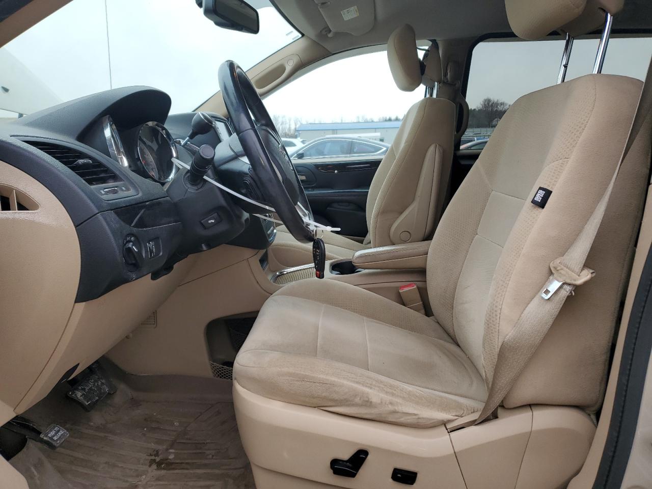 2014 Dodge Caravan - Image 7