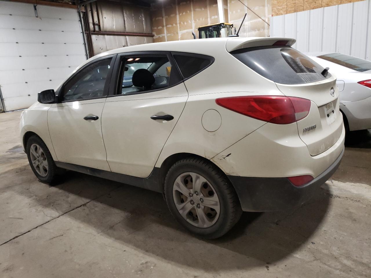 2010 Hyundai Tucson - Image 2