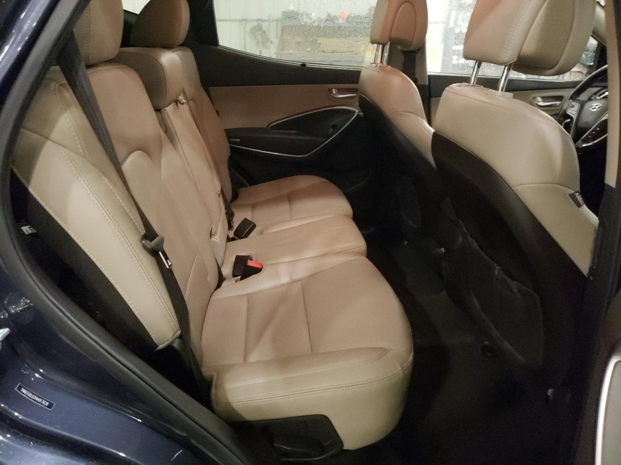 2017 Hyundai Santa Fe - Image 11