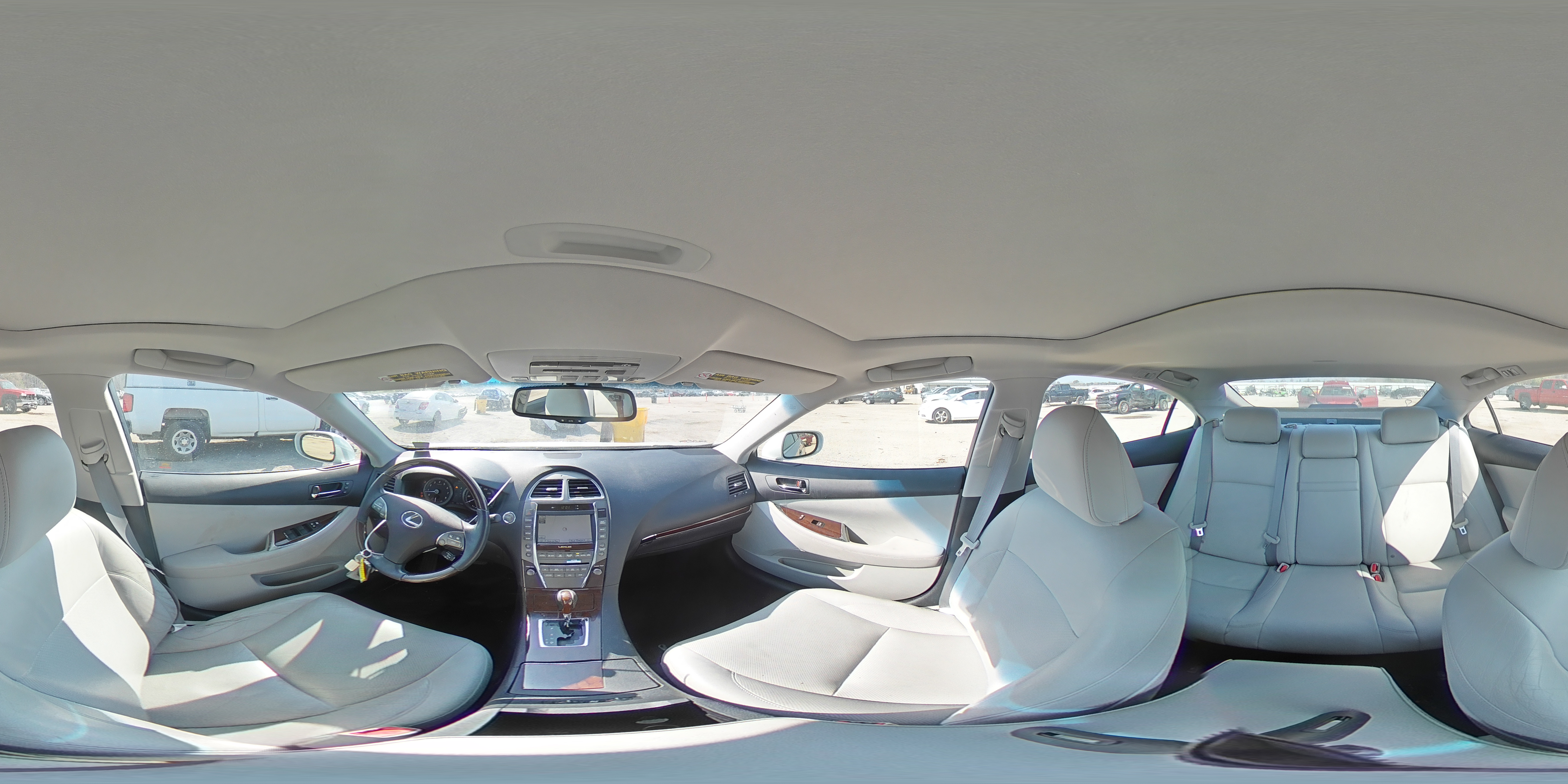 2010 Lexus ES - Image 13