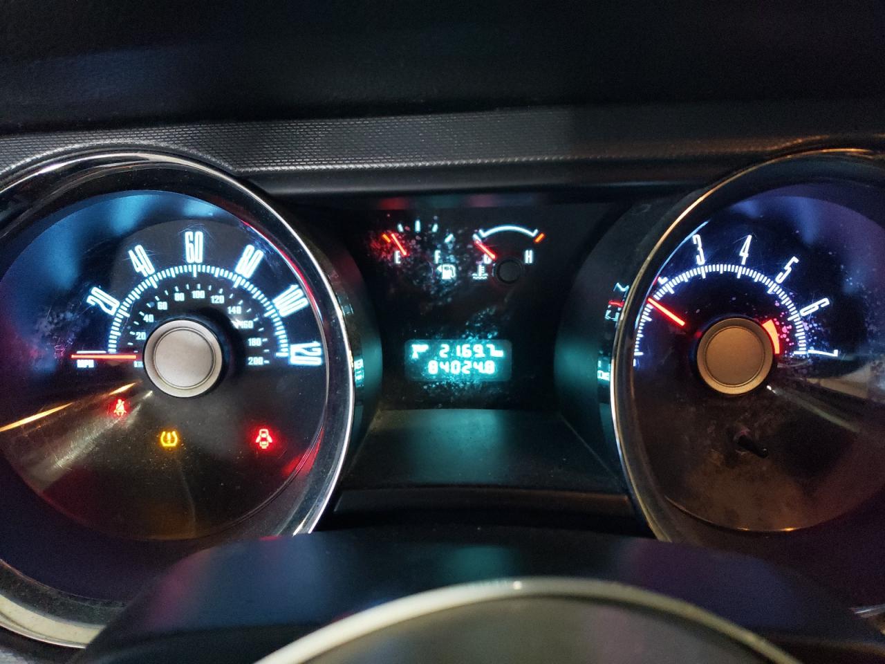 2010 Ford Mustang - Image 9