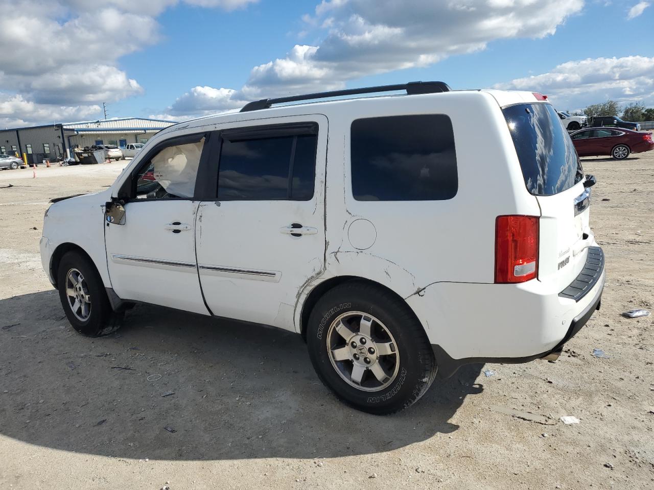 2010 Honda Pilot - Image 2