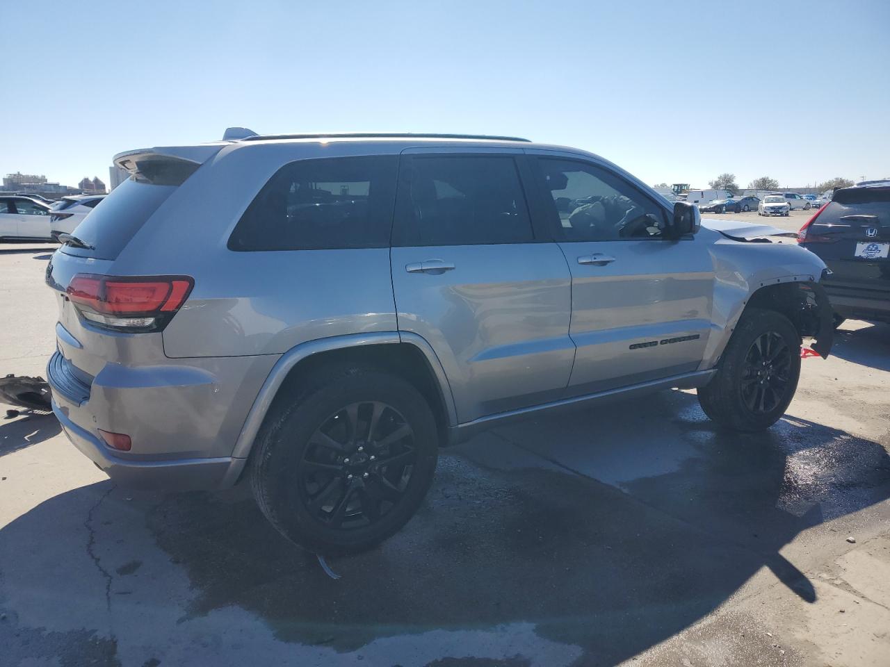 2019 Jeep Grand Cherokee - Image 3