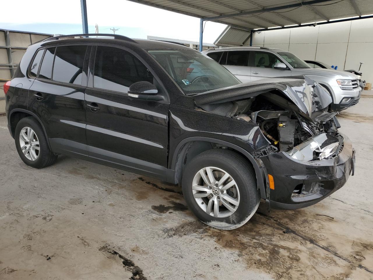 2016 Volkswagen Tiguan - Image 4