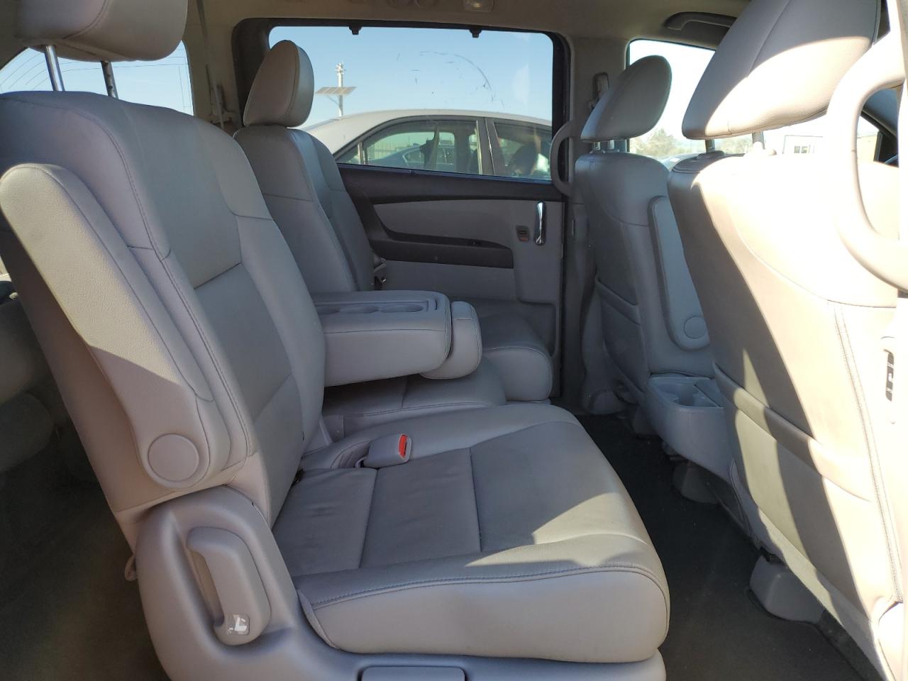 2015 Honda Odyssey - Image 11