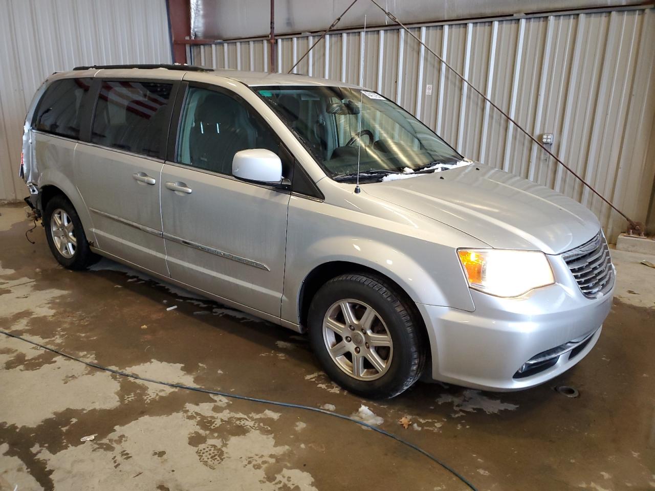 2012 Chrysler Town & Country - Image 4