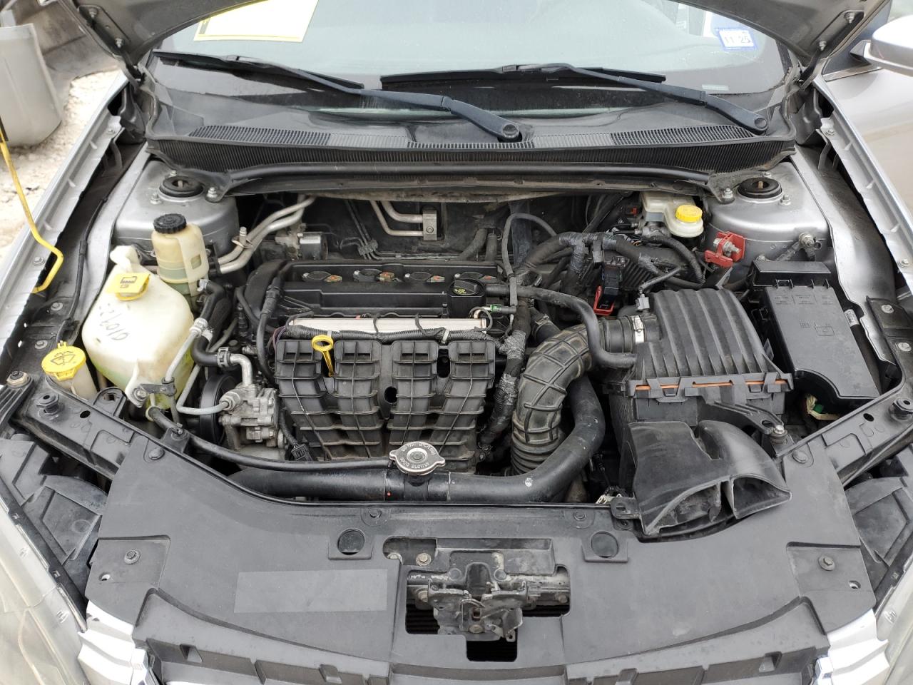 2014 Chrysler 200 - Image 11