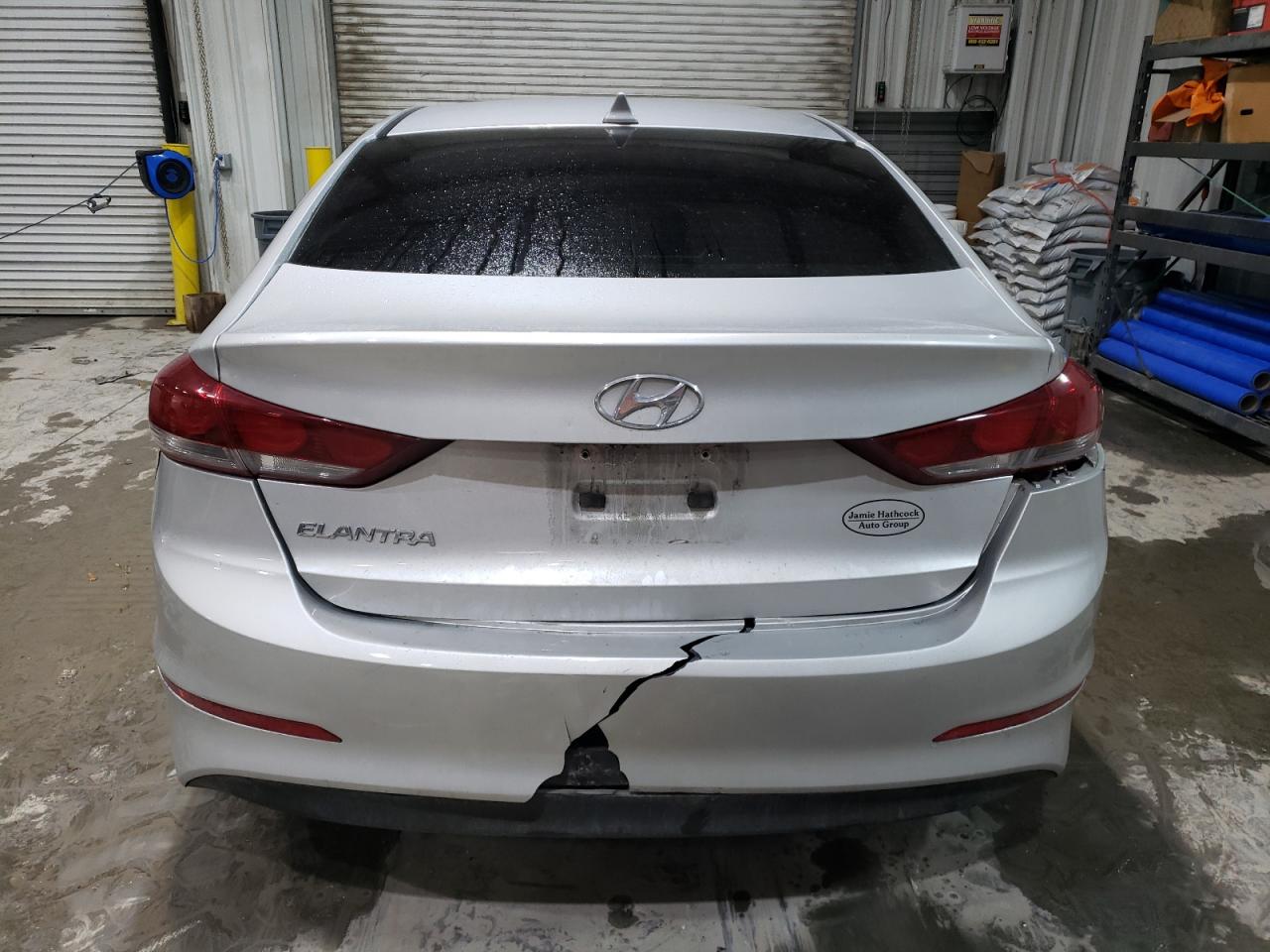 2018 Hyundai Elantra - Image 6