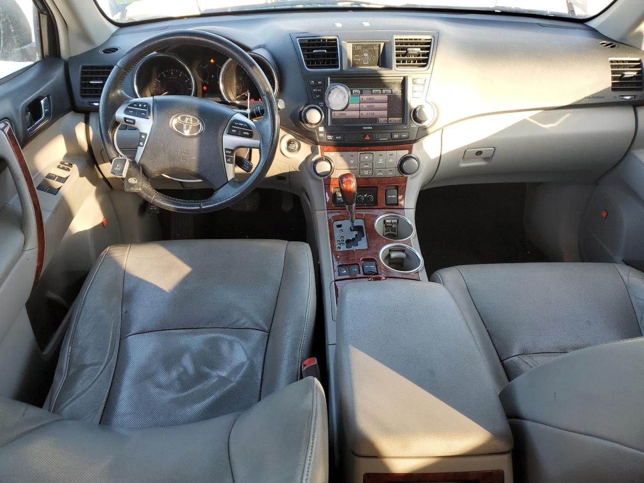 2011 Toyota Highlander - Image 8