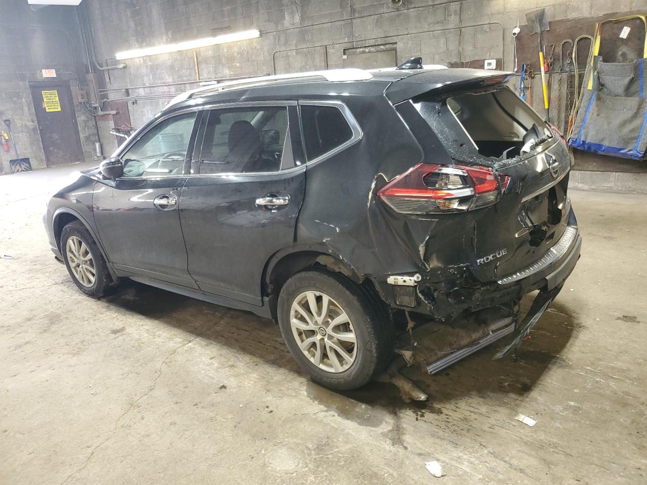 2018 Nissan Rogue - Image 2