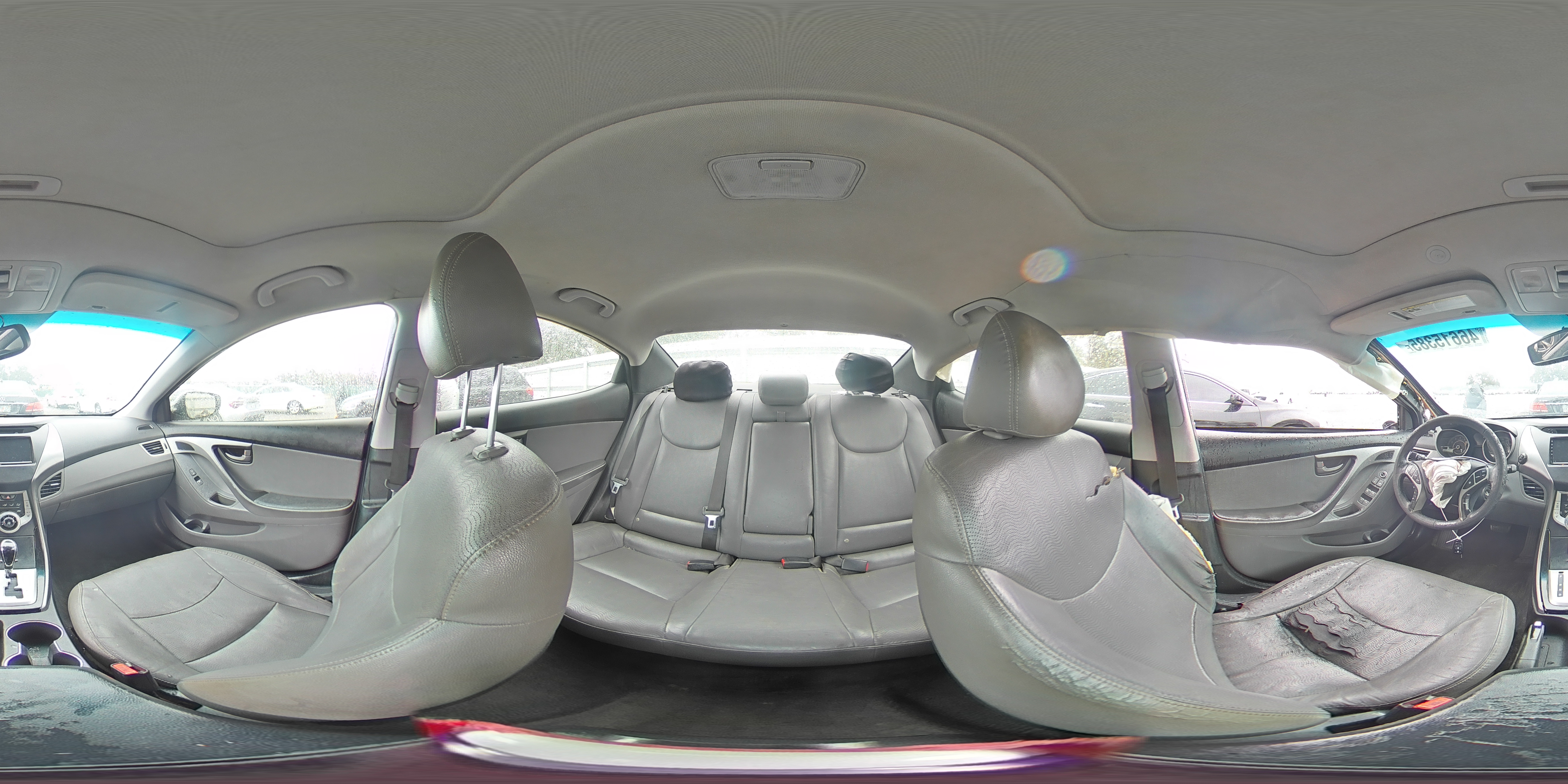 2012 Hyundai Elantra - Image 13