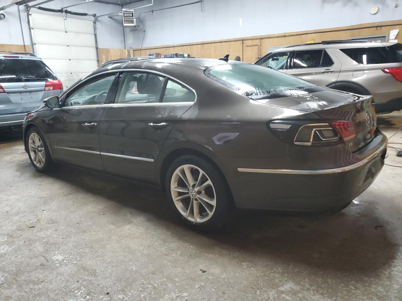 2016 Volkswagen Passat CC - Image 2