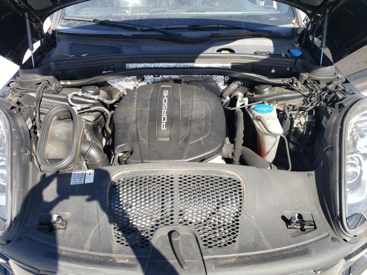 2018 Porsche Macan - Image 11