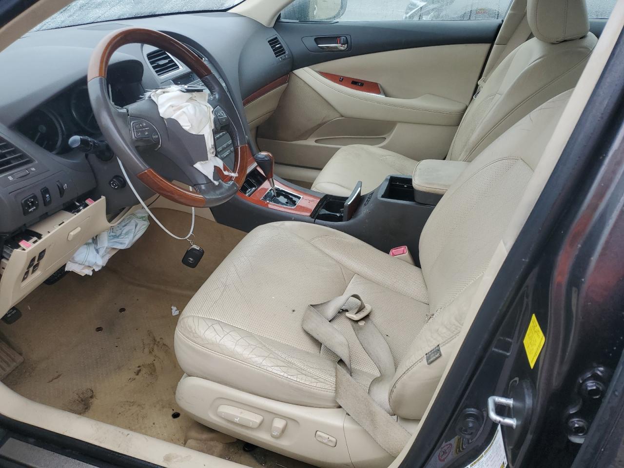 2010 Lexus ES - Image 7