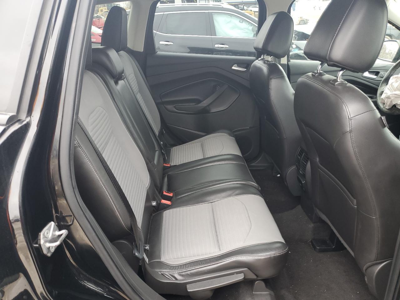 2017 Ford Escape - Image 11