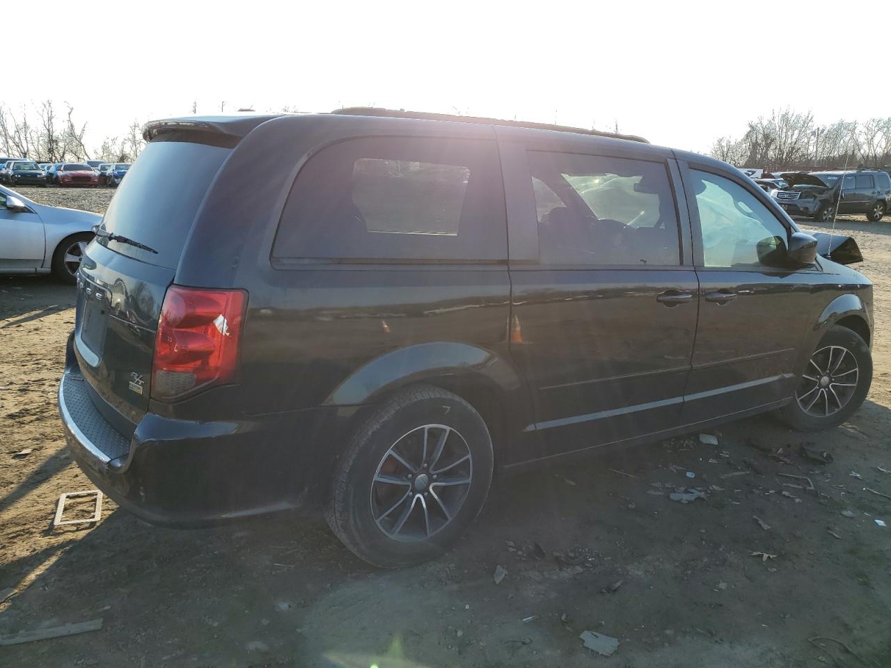 2016 Dodge Caravan - Image 3