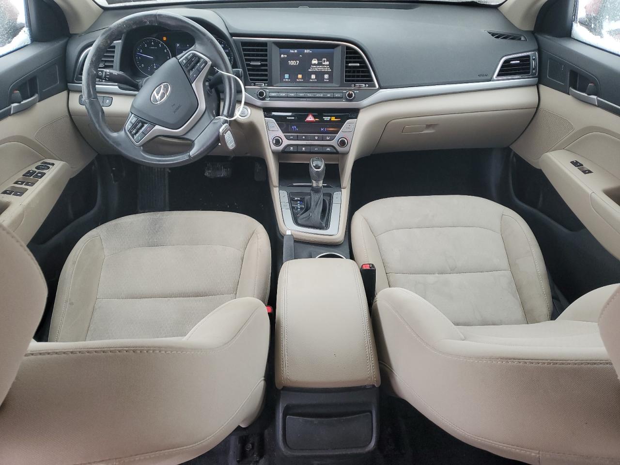 2017 Hyundai Elantra - Image 8