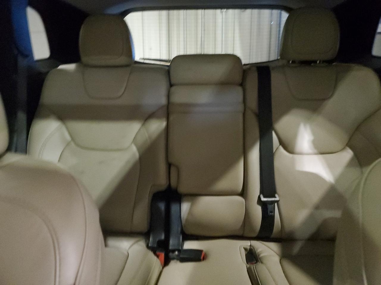 2015 Jeep Grand Cherokee - Image 10