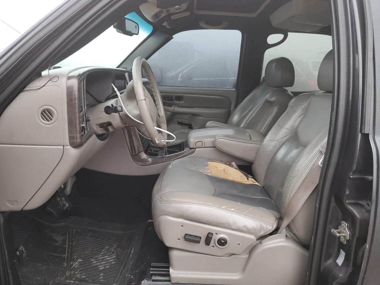 2004 GMC Yukon - Image 7