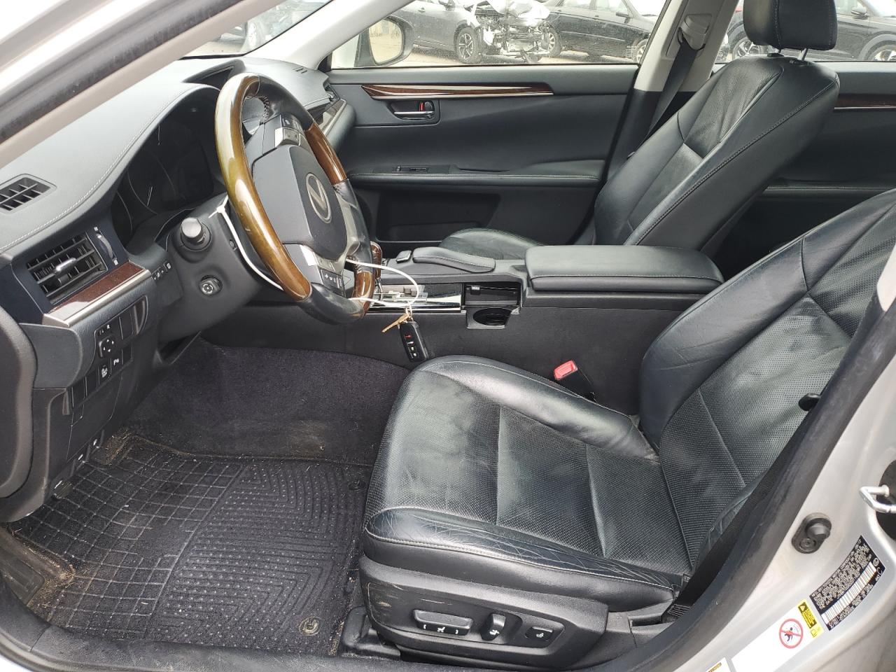 2013 Lexus ES - Image 7