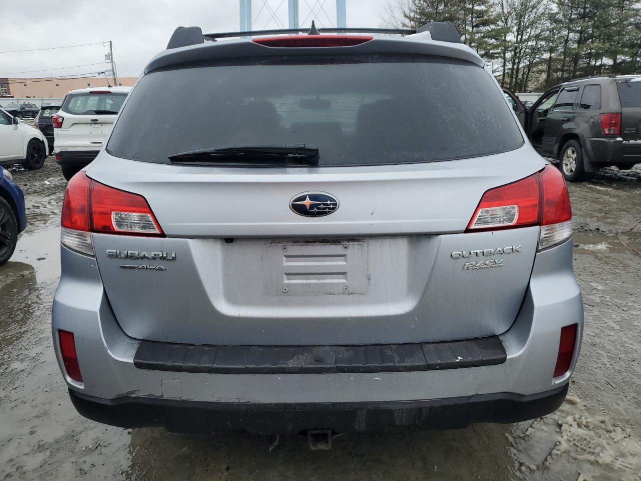 2012 Subaru Outback - Image 6