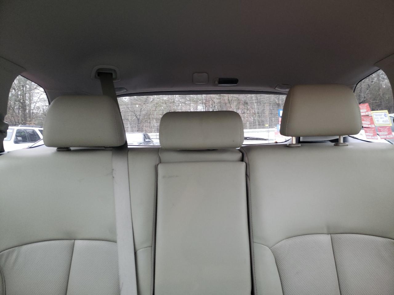 2013 Subaru Outback - Image 10