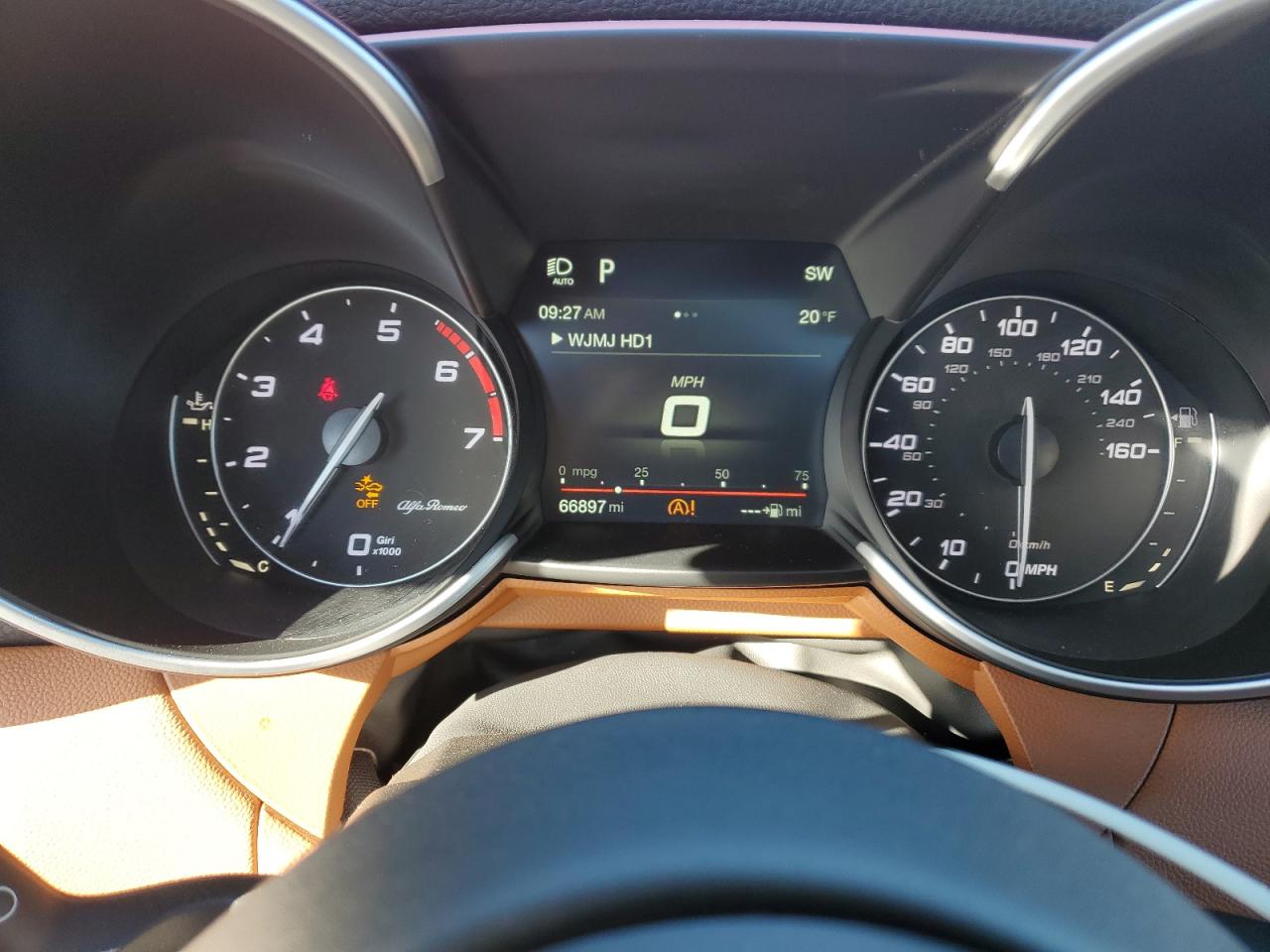2018 Alfa Romeo Giulia - Image 9
