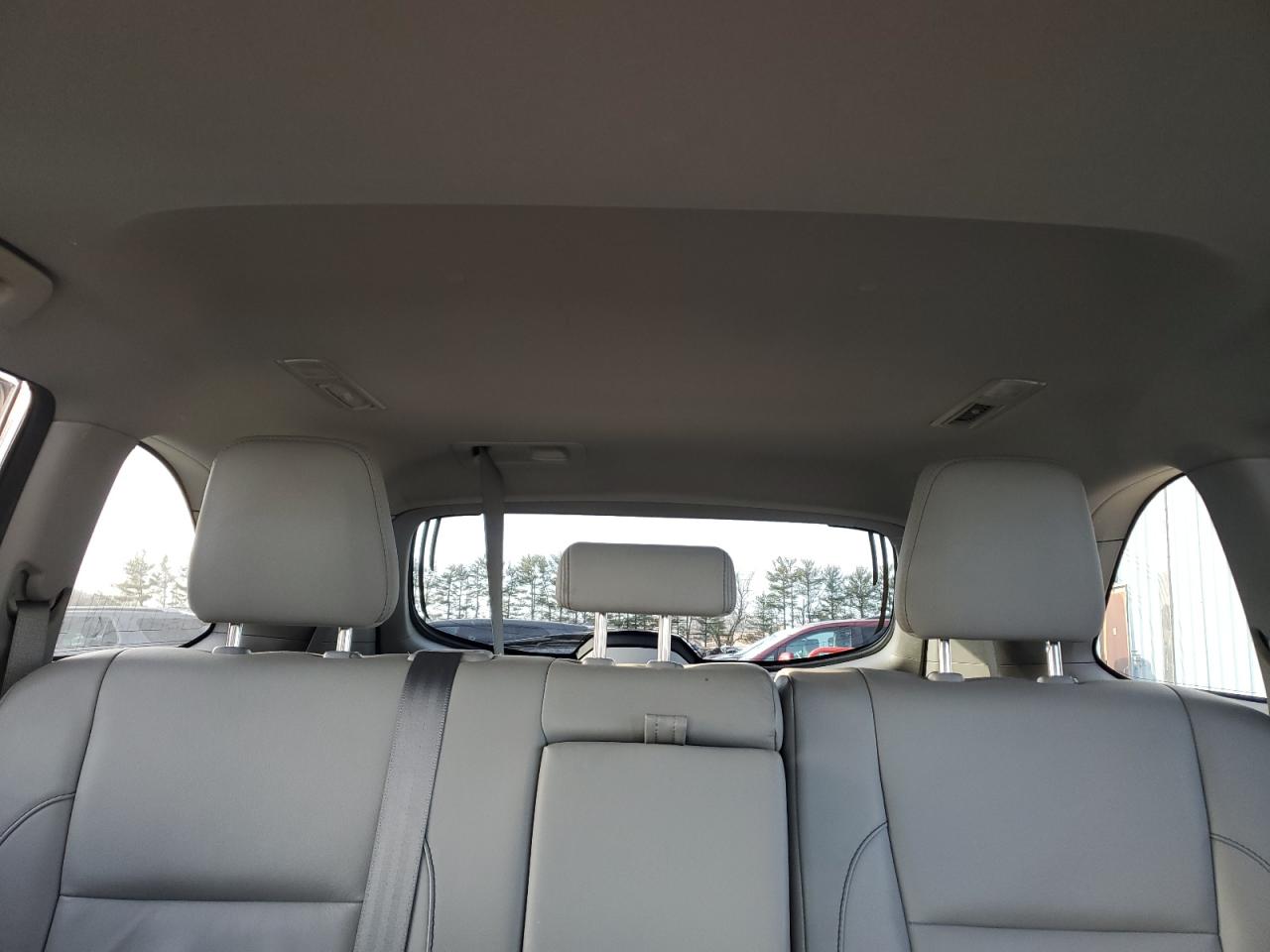 2015 Toyota Highlander - Image 10