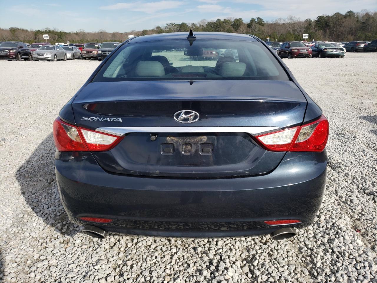 2011 Hyundai Sonata - Image 6